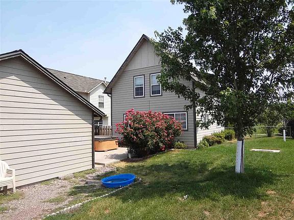 3rd image of 209 Bentley Park Loop