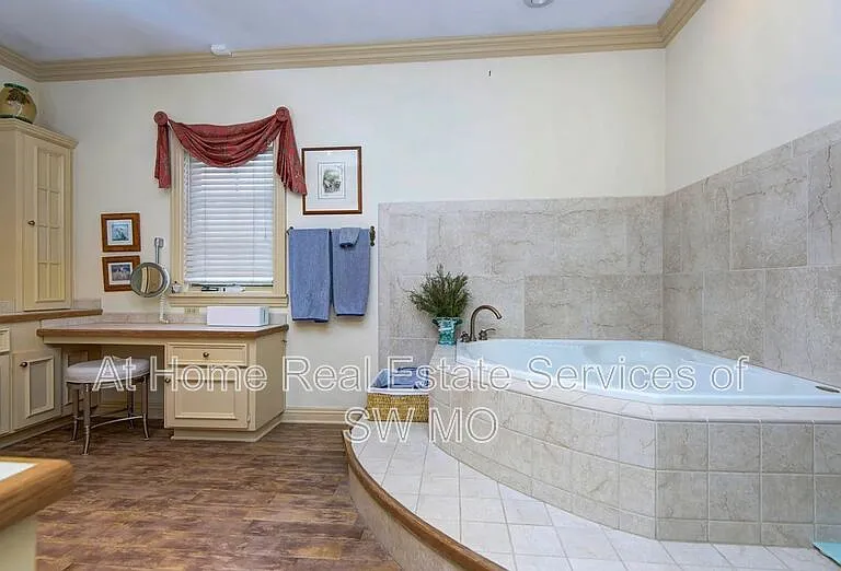 4810 E Farm Road 132 — Photo 15