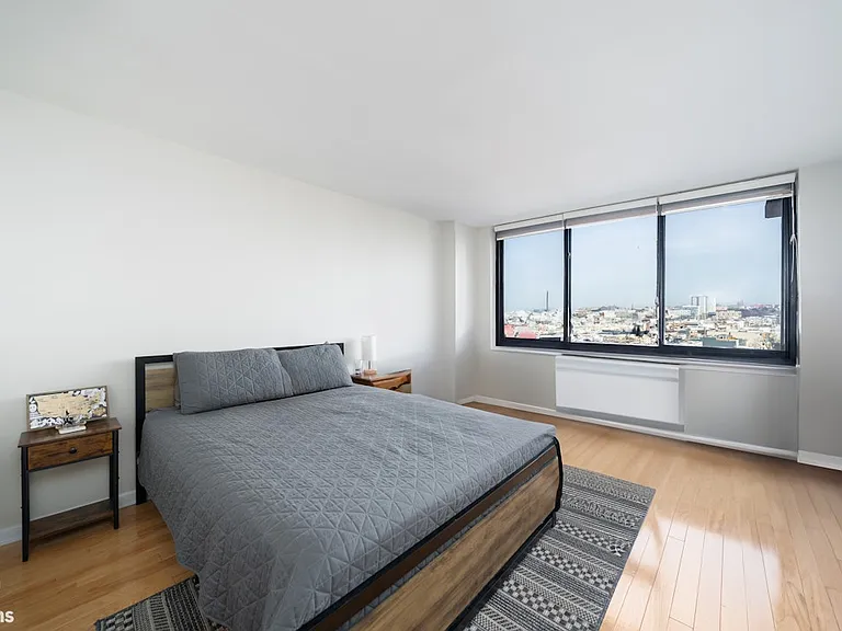 700 Grove St #11R — Photo 9