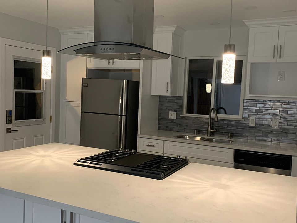1st image of 2861 Bayshore Ave