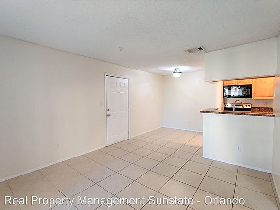 3rd image of 216 Afton Sq Unit 203