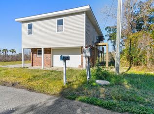 2222 Mole Dr, Bay Saint Louis, MS 39520