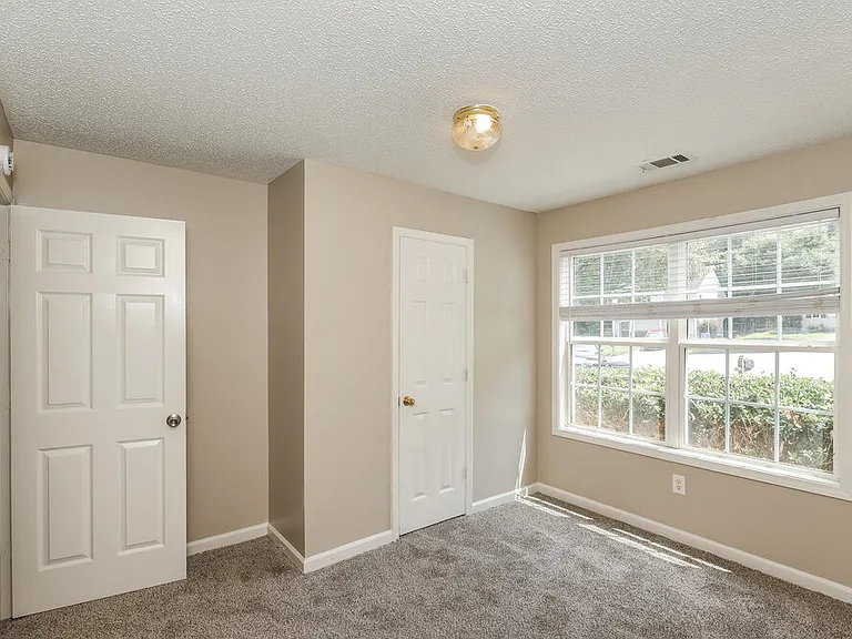 2150 Ivy Ln — Photo 14