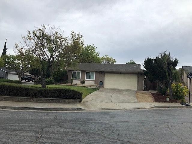 1st image of 1465 Daffodil Ct