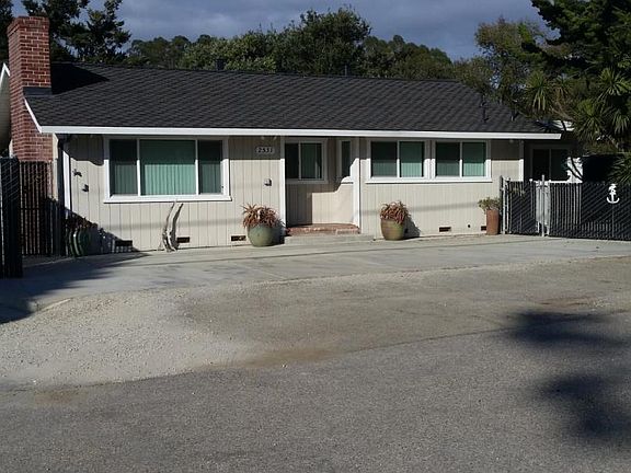 4th image of 2533 Portola Dr