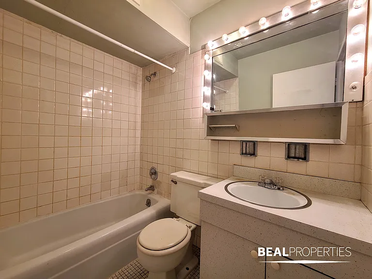 1446 N Dearborn St — Photo 19