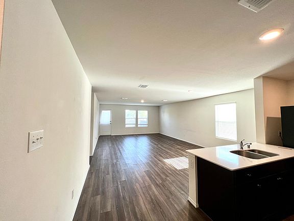 5th image of 4050 Renee Dr