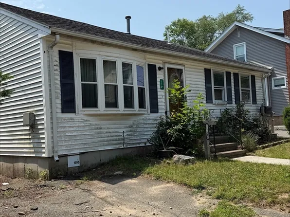 112 1/2 Fo Rd, Brockton, MA 02301