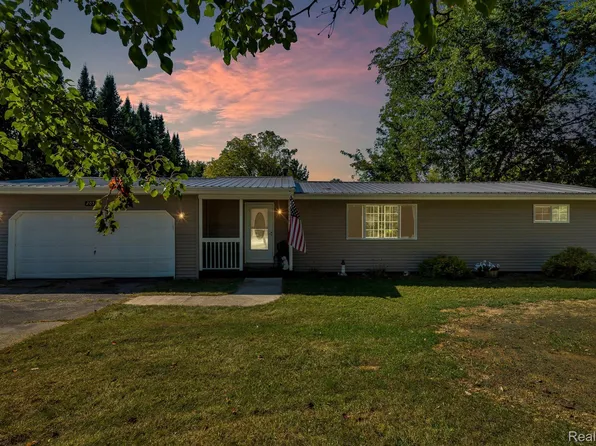 2058 Van Vleet Rd, Swartz Creek, MI 48473