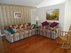 4th image of 342 Southgate Dr