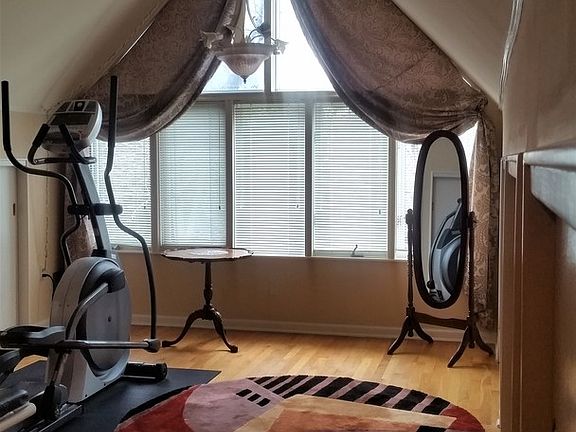 5th image of 6622 N Kilpatrick Ave
