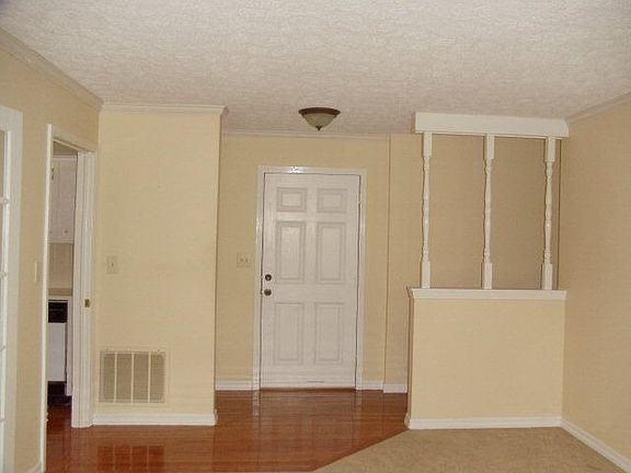 3rd image of 51 Hickory Hollow Dr