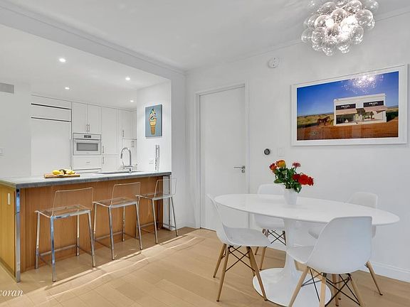 3rd image of 212 Warren St #2R