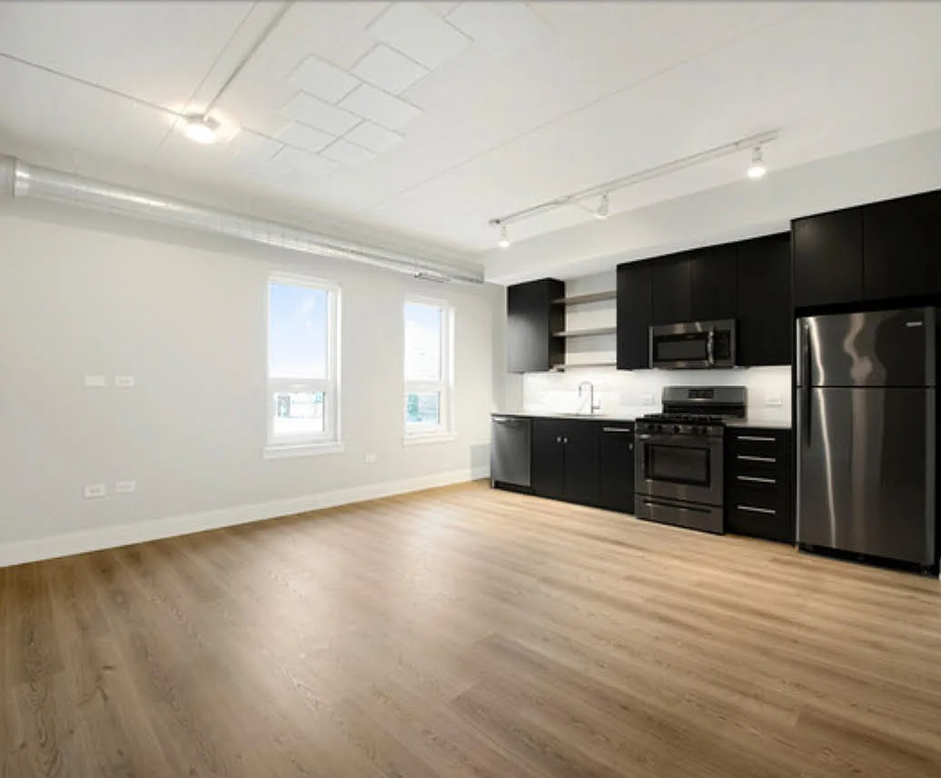 Studio, 472 sqft, $2,100 — Photo 4