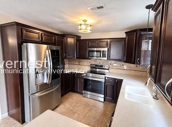 5th image of 4759 Perlman St
