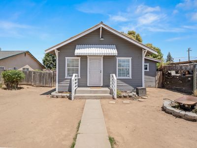 1735 5th St, Clovis, CA, 93611
