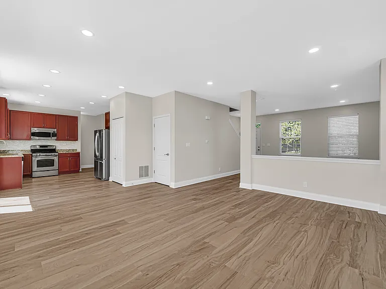 803 W Courtland St — Photo 11