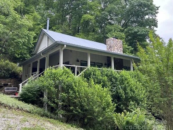 850 Licklog Rd, Bryson City, NC 28713