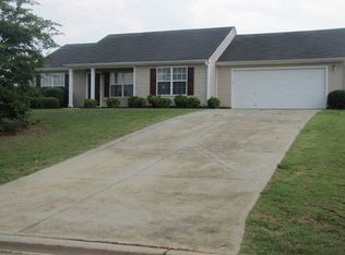434 Raymond Dr, Winder, GA 30680
