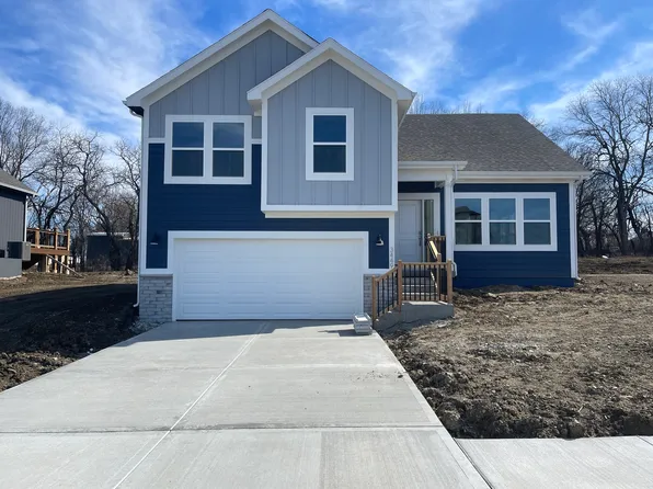 3449 SE Corbin Dr, Lees Summit, MO 64082