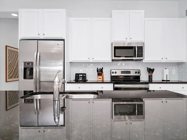 302 Captiva Dr — Photo 6