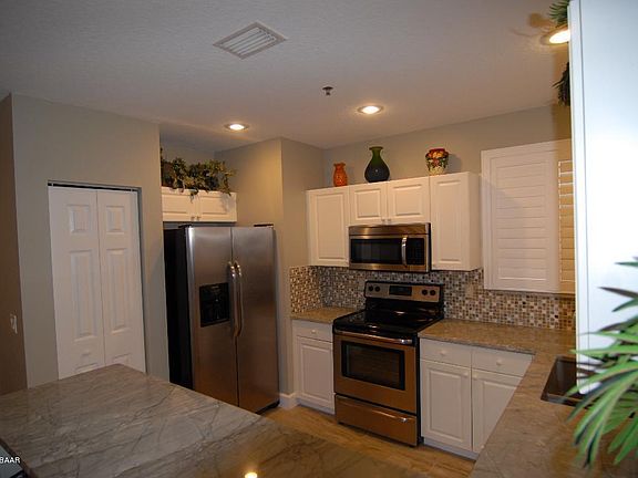 5th image of 300 Marina Bay Dr Unit 205