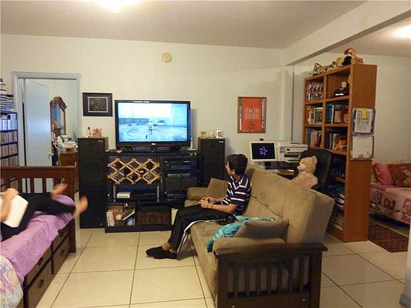 3rd image of 7416 Byron Ave APT 14A