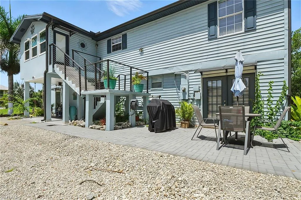 3 bed, 2.0 bath, 1344 sqft, $3,000 — Photo 4