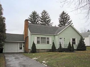 89 Longcroft Rd, Rochester, NY 14609