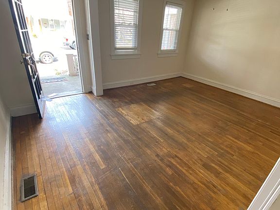 2nd image of 2911 Grayland Ave