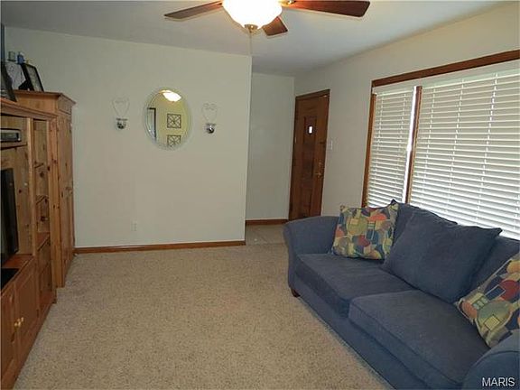 5th image of 872 Loekes Dr