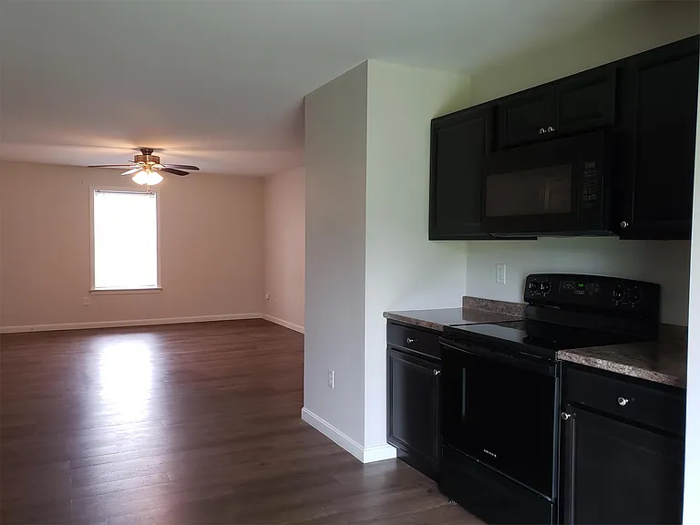 40 Horseback Rd #7 — Photo 1