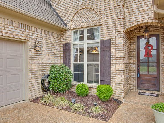3rd image of 2650 Champion Hills Dr