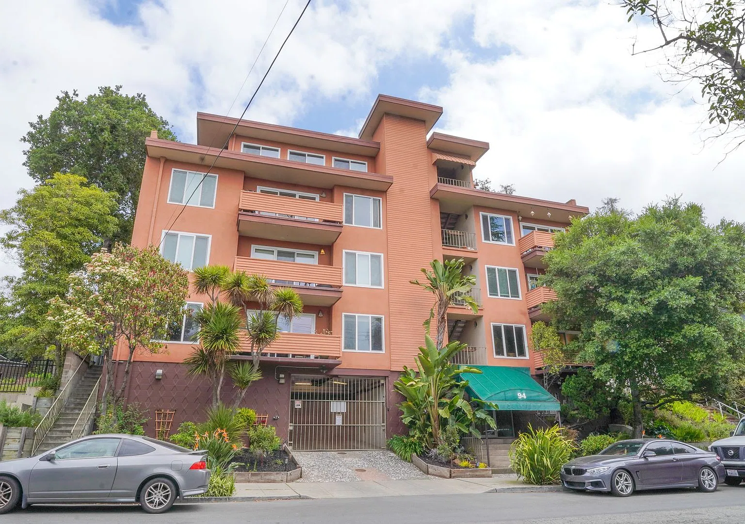 Beautifully Updated Condo in Oakland! — Photo 1