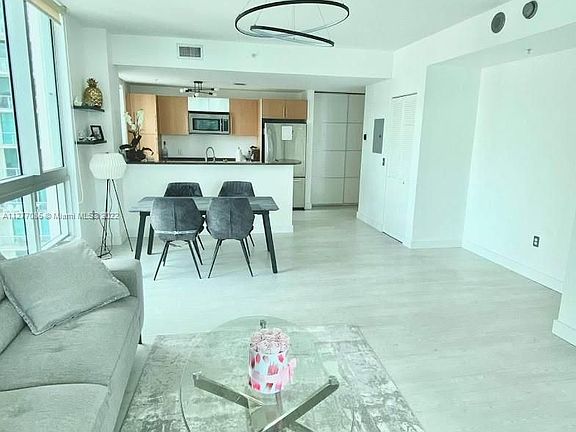 2nd image of 300 S Biscayne Blvd #T-2801
