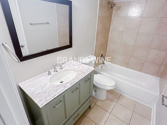 4th image of 1493 Bentley Ln SE