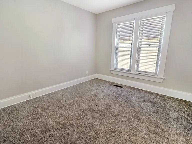 918 Harrison Ave — Photo 18