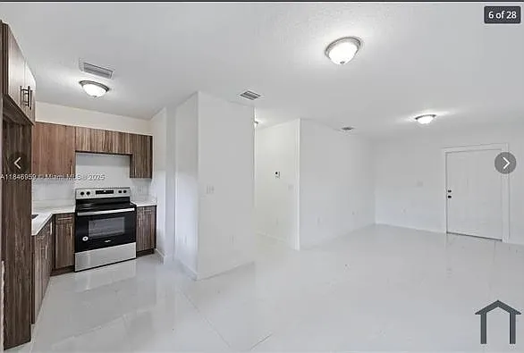 7940 NW 14th Ave #B — Photo 16