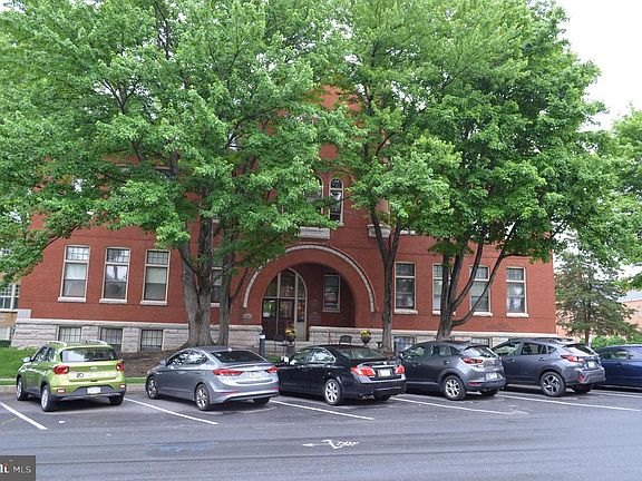 2nd image of 133 W Locust St