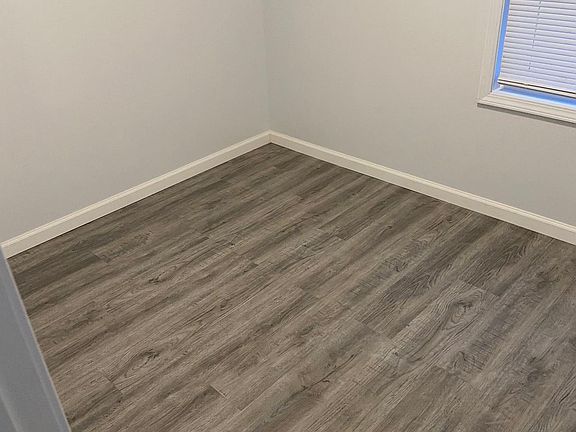 3rd image of 903 Sheridan Ave N #1