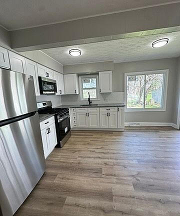 3rd image of 20605 Hansen Rd