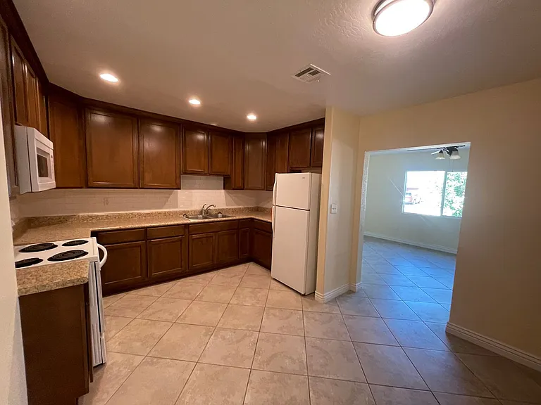 1003 E 6th Ave #A — Photo 3