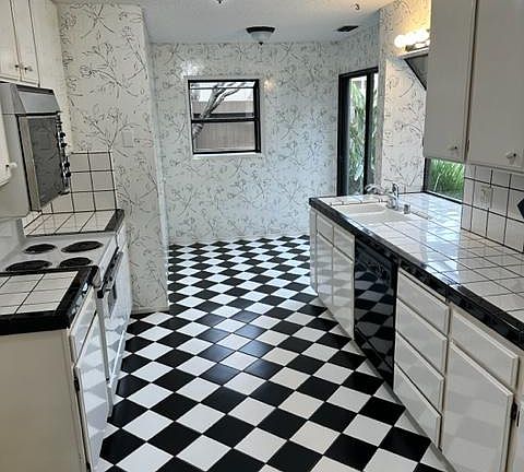 4th image of 308 Dunbarton Cir
