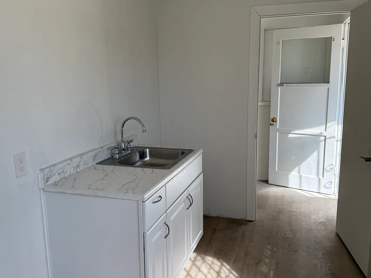 1479 W Evans St — Photo 3