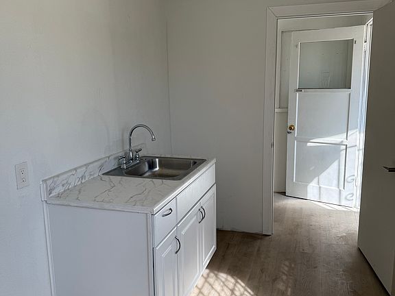 3rd image of 1479 W Evans St #2