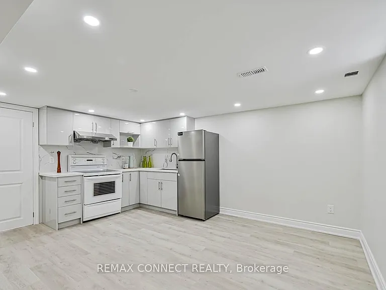 55 Taysham Cres — Photo 5