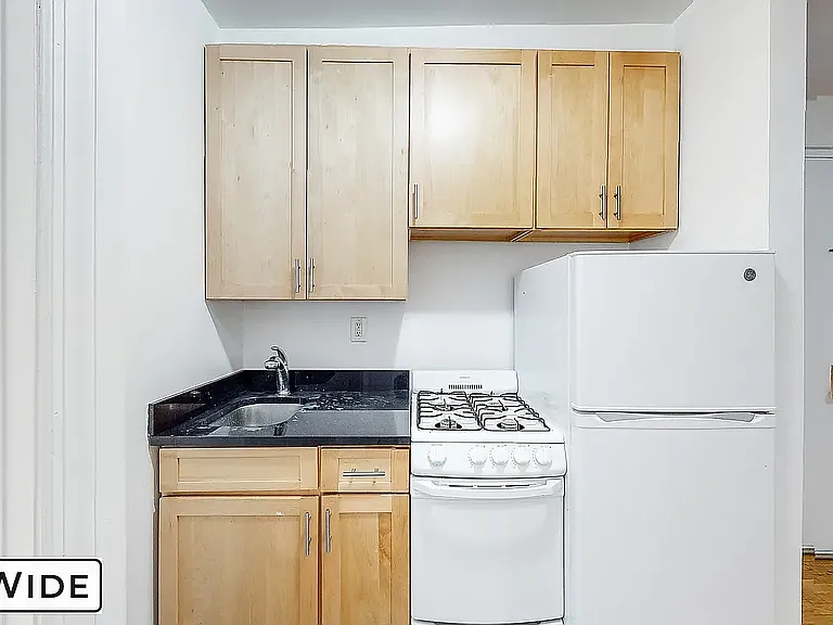 429 E 73rd St #4FE — Photo 3