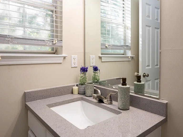 Aqua at Sandy Springs — Photo 42