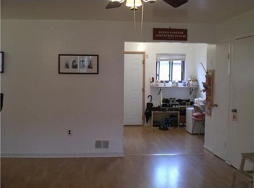 4th image of 605 N Oaks Blvd