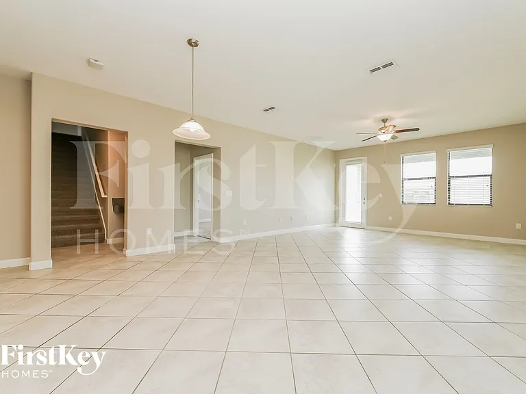 9901 Victory Gallop Loop — Photo 4